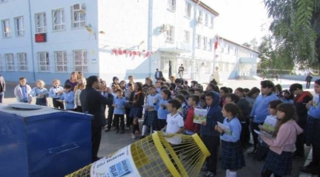 Çiğli Belediyesinden okullara "çevre dostu" hediye