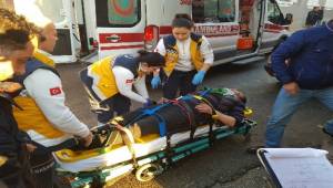 Evinin terasından otomobilin üzerine düştü