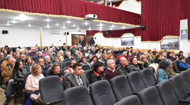 Foça'da kış sinemaları devam ediyor