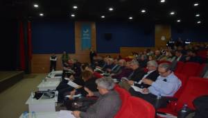 İYİ Parti Belediye Meclis üyeleri ,Dümbüldektepesinde yaşanan çevre sorunuyla ilgili Aliağa Belediyesinden kamuoyunu aydınlatıcı herhangi bir açıklamada bulunmadığından soru önergesi verdi. 