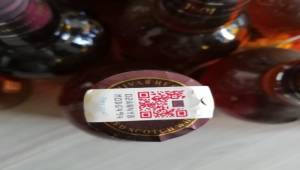 İzmir'deki markette çok sayıda sahte bandrollü içki ele geçirildi