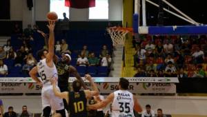 Petkimspor, deplasmandan galibiyetle dönüyor