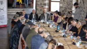 Tunç Soyer sinemacılara seslendi