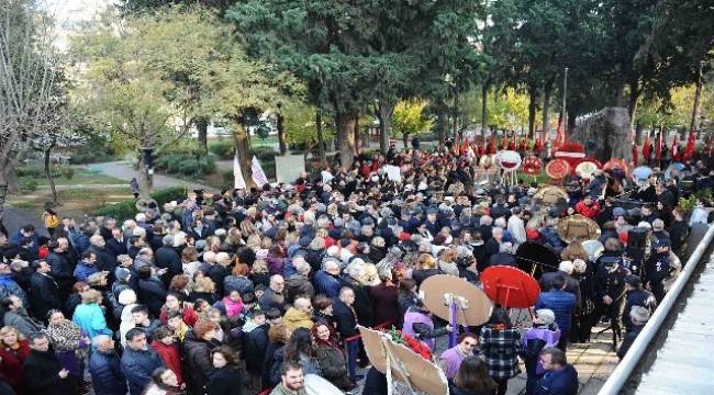 Zübeyde Hanım, İzmir'deki mezarı başında anıldı