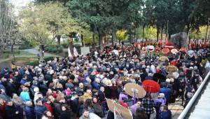 Zübeyde Hanım, İzmir'deki mezarı başında anıldı