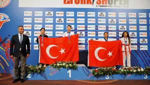 Aliağa Ortaokulu öğrencisi Zeynep Arzuman Avrupa 3. sü oldu.