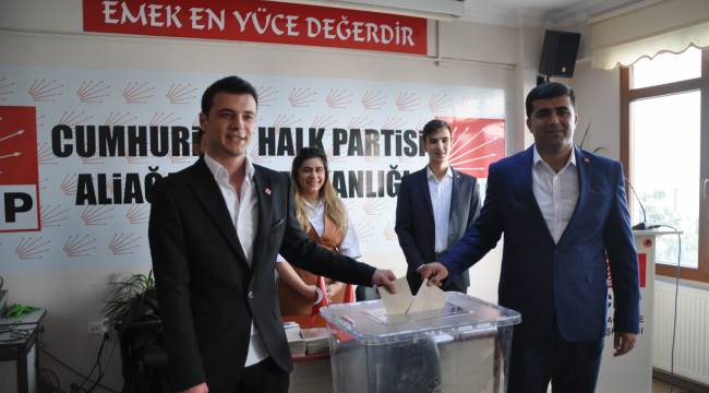 CHP Aliağa Gençlik Kolları Başkanlığına Ahmet Orhan seçildi