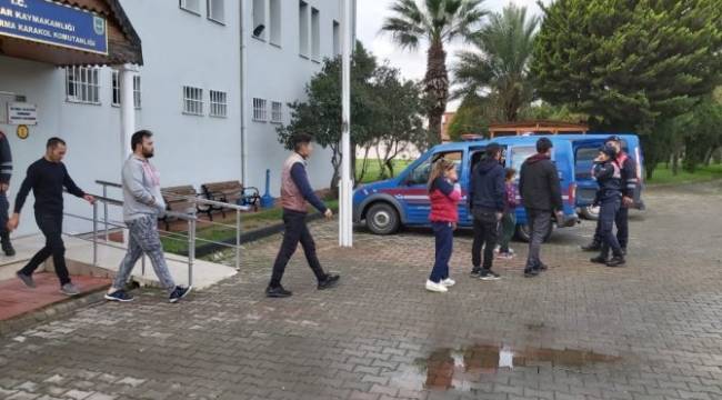 İzmir'de  170 düzensiz göçmen yakalandı