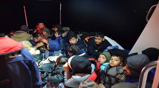 İzmir'de 52 kaçak göçmen yakalandı