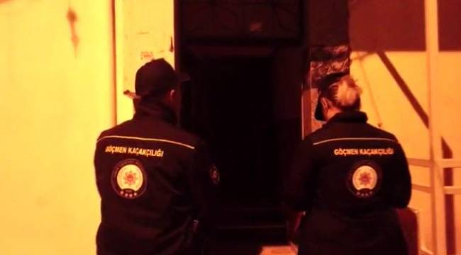 İzmir merkezli dev operasyon: 60 gözaltı