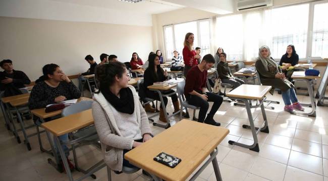 Karşıyaka Belediyesi'nden 6 Bin Kişiye Kurs