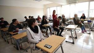 Karşıyaka Belediyesi'nden 6 Bin Kişiye Kurs