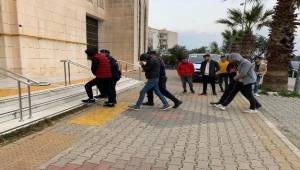 Kiraladıkları araçla hırsızlık yapan şüpheliler yakalandı