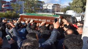 Menemen'deki çifte cinayette komşu şüphesi