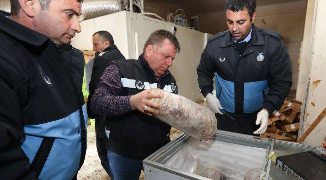 Tavuk döner operasyonu: 3 ton sağlıksız et imha edildi