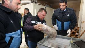 Tavuk döner operasyonu: 3 ton sağlıksız et imha edildi