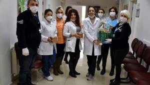 Aliağa Belediyesi'nden Sağlık Çalışanlarına Destek Ziyareti