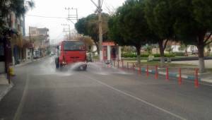 Aliağa Belediyesi'nin Hijyen Seferberliği Sürüyor