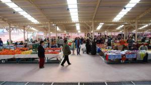 Aliağa'da 65 yaş üstü vatandaşlar  Çarşamba pazar yerine giremeyecek