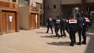 Aliağa 'da  Jandarma Hayvan Hırsızlarını Yakaladı