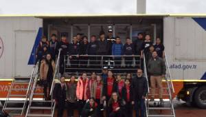 Aliağa 'da Öğrenciler 7.2  Ile Sallandı