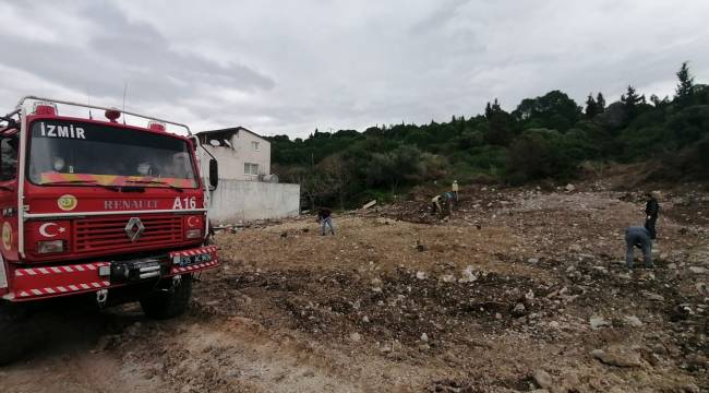 Aliağa'da Ormana Yapılan Kaçak Binalar Yıkıldı Yerine Fidanlar Dikildi