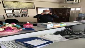 Aliağa Esnaf Odası Afiş ve Maske Dağıttı.  