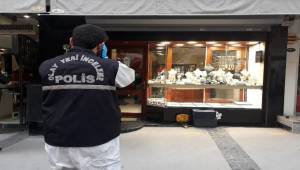 Balçova'da maskeli kuyumcu soygunu