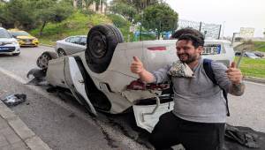 Ehliyetsiz sürücü takla attı, aracını bırakıp kaybolan telefonunu aradı