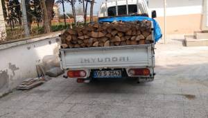 İzmir'de yardımı bahanesiyle geldiler, altınları çalıp kaçtıla