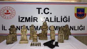 İzmir'de tarihi eser kaçakçılarına operasyon: 3 gözaltı