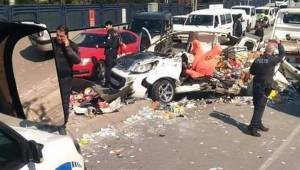 İzmir'de Trafik Kazası :2 Yaralı 