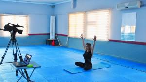 Dikili'de evde kal ama sporsuz kalma