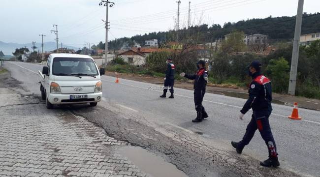 Foça İlçe Girişlerinde Sıkı Denetim