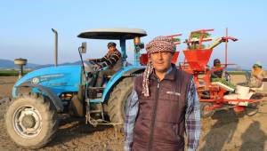Foçalı Çiftçiler Koronadan Sonra Gıda Sıkıntısı Olmasın Diye Tarlada
