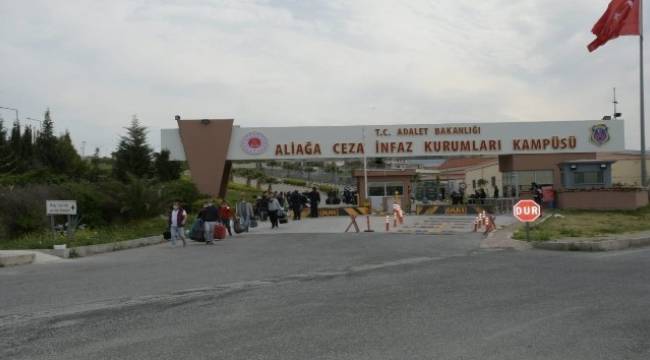 İzmir'de hükümlülerin tahliye ve izin işlemleri sürüyor