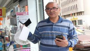 İzmir'de yaklaşık bin 300 eczaneden 650 bin maske dağıtıldı