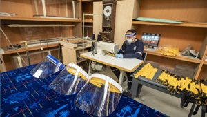 Şoförlere kabin ve koruyucu başlık