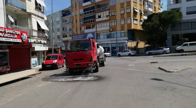 ALİAĞA'DA TÜM CADDE VE SOKAKLAR DEZENFEKTE EDİLİYOR