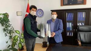 Aliağa İlçe Milli Eğitim Müdürlüğü'nden  kurumlara yüz koruma siperliği desteği