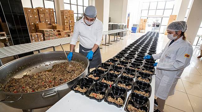 Bir haftada 160 bin kişilik iftar dayanışması