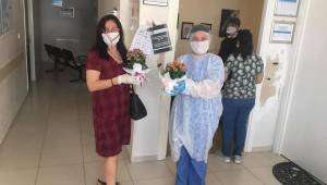 Chp Aliağa İlçe Başkanı Özlem Şan Oğuzhan Hemşireleri Unutmadı.