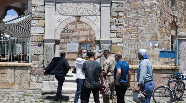 Fethin Yıldönümünde 565 Yıllık Foça Fatih Camii Cuma'yla İbadete Açıldı
