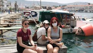 Foçada Bu Kez Sokaklar Sahiller Gençlerindi