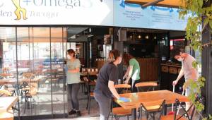 Foçada İşletmeler 1 Haziran'a Hazırlanıyor