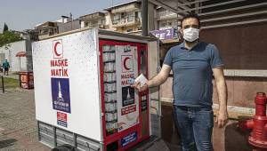 İzmir Büyükşehir Belediyesi'nden ilçelere 140 bin maske