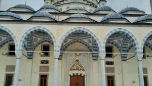 İzmir'de camiler dezenfekte ediliyor