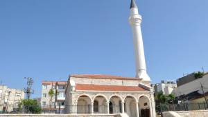 İzmir'de camilerde merkezi sisteme son verildi, ezanı müezzinler okumaya başladı