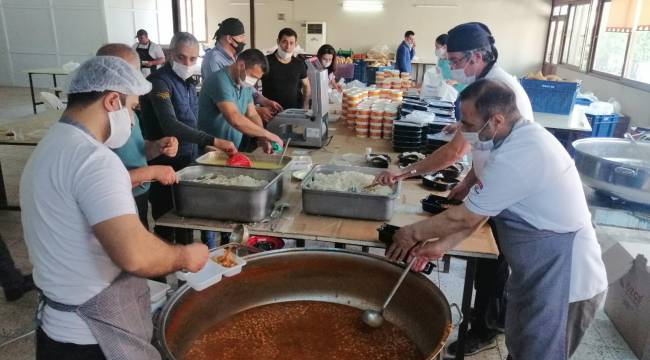 Menemen Belediyesi zor durumdaki vatandaşları yine unutmadı