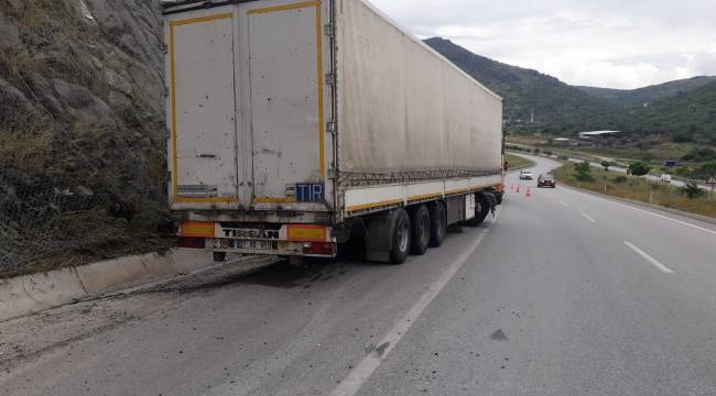  Menemen'de trafik kazası :2 yaralı